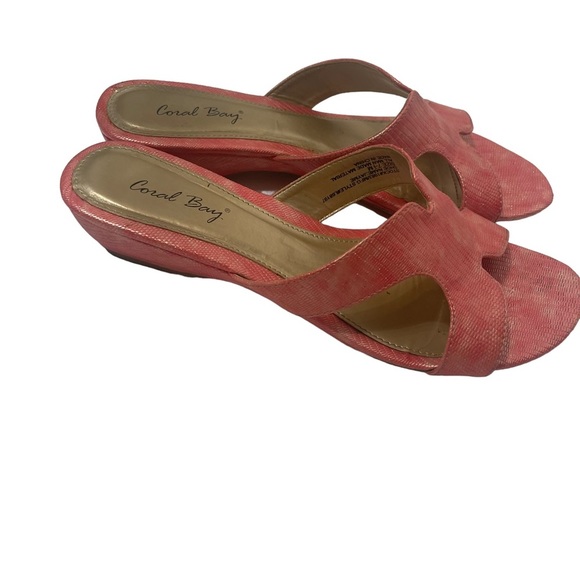Coral Bay Wedge Shoe Size 7 1/2 Medium - Picture 5 of 6
